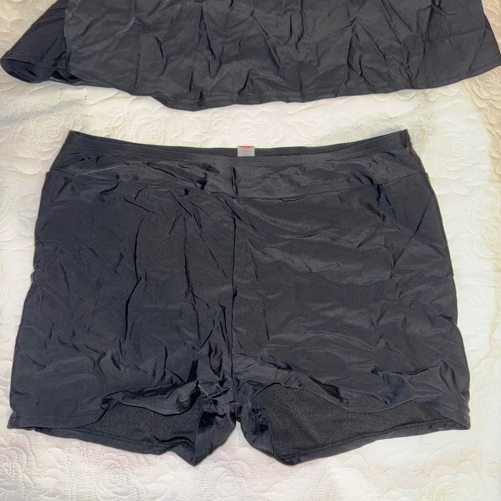 Black Tankini Set with Pink Racerback and Floral Trim - Picture 4 of 7